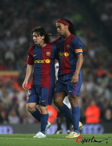 国足重建计划：明年初集结，放弃30岁+老将，蒋圣龙等人成核心