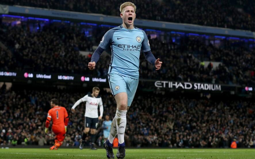 脚后跟停球+倒钩解围，阿拉伯杯上阿尔及利亚一后卫防守尽显球技